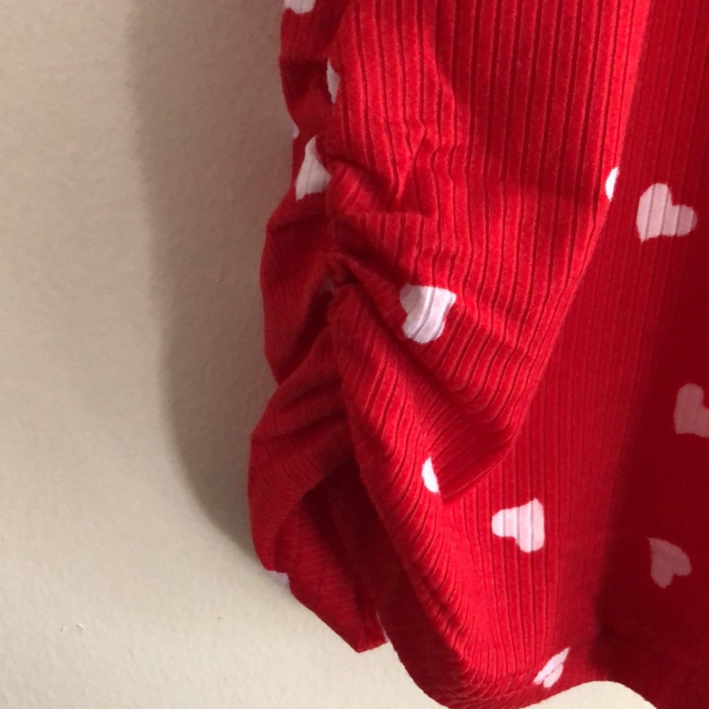 Free Kisses Red and White Heart Top SIZE 1X - Picture 4 of 9